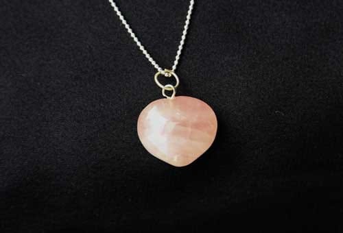 rose-quartz-heart-pendant